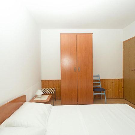 Apartments Dora Хвар Экстерьер фото
