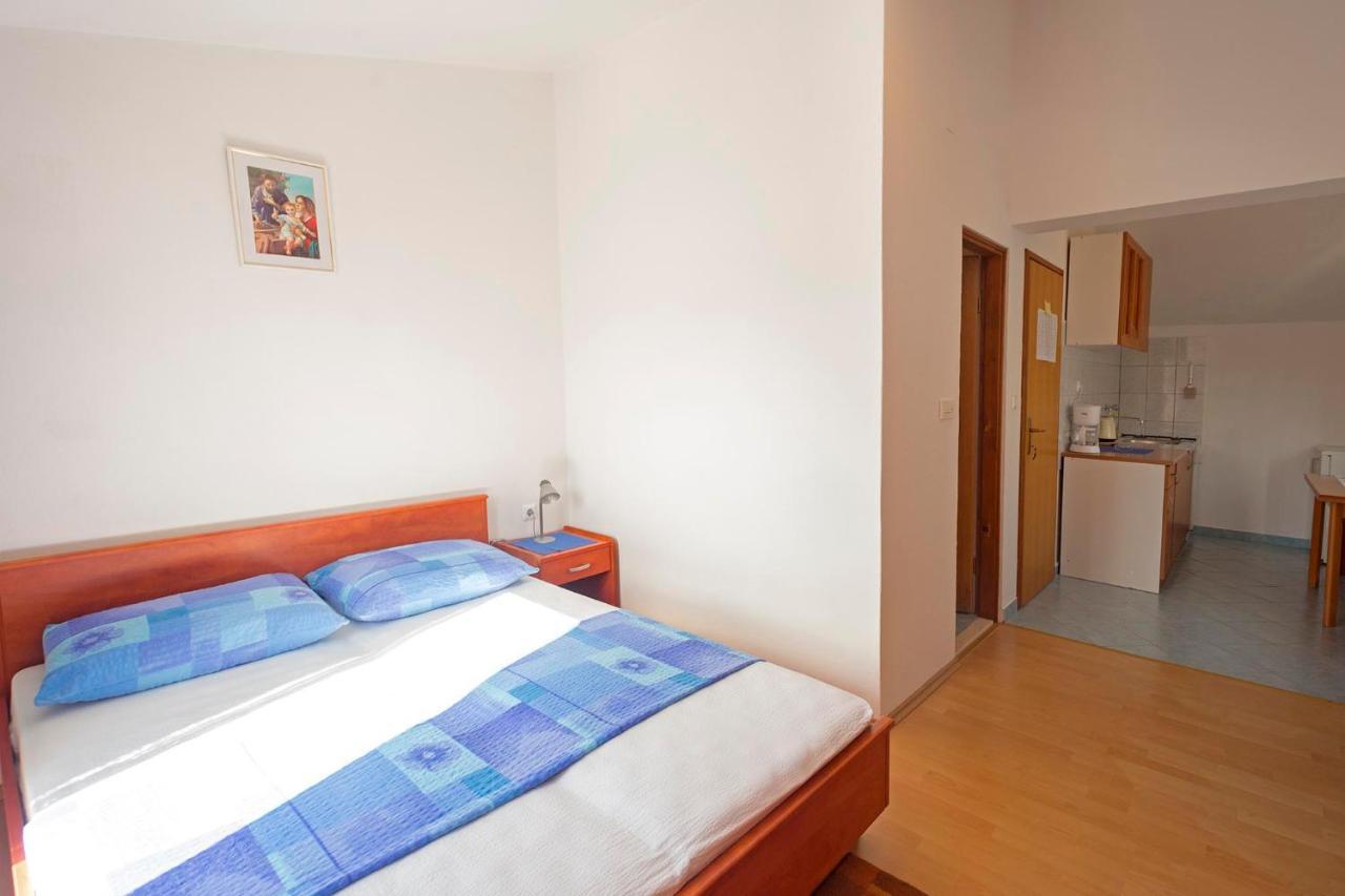 Apartments Dora Хвар Экстерьер фото